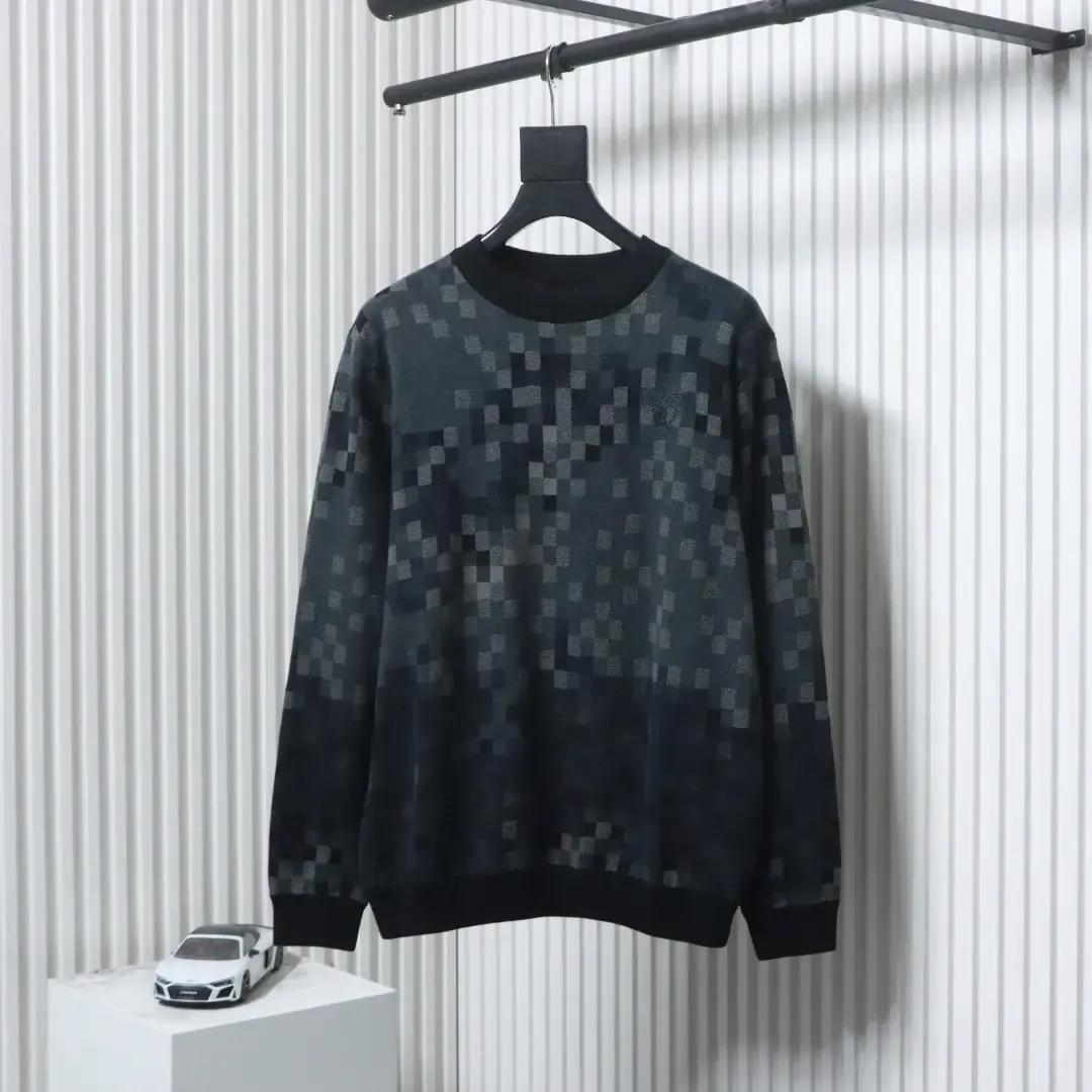 Sweater With Mosaic Pattern Round Neck And Back Studs - Image 14