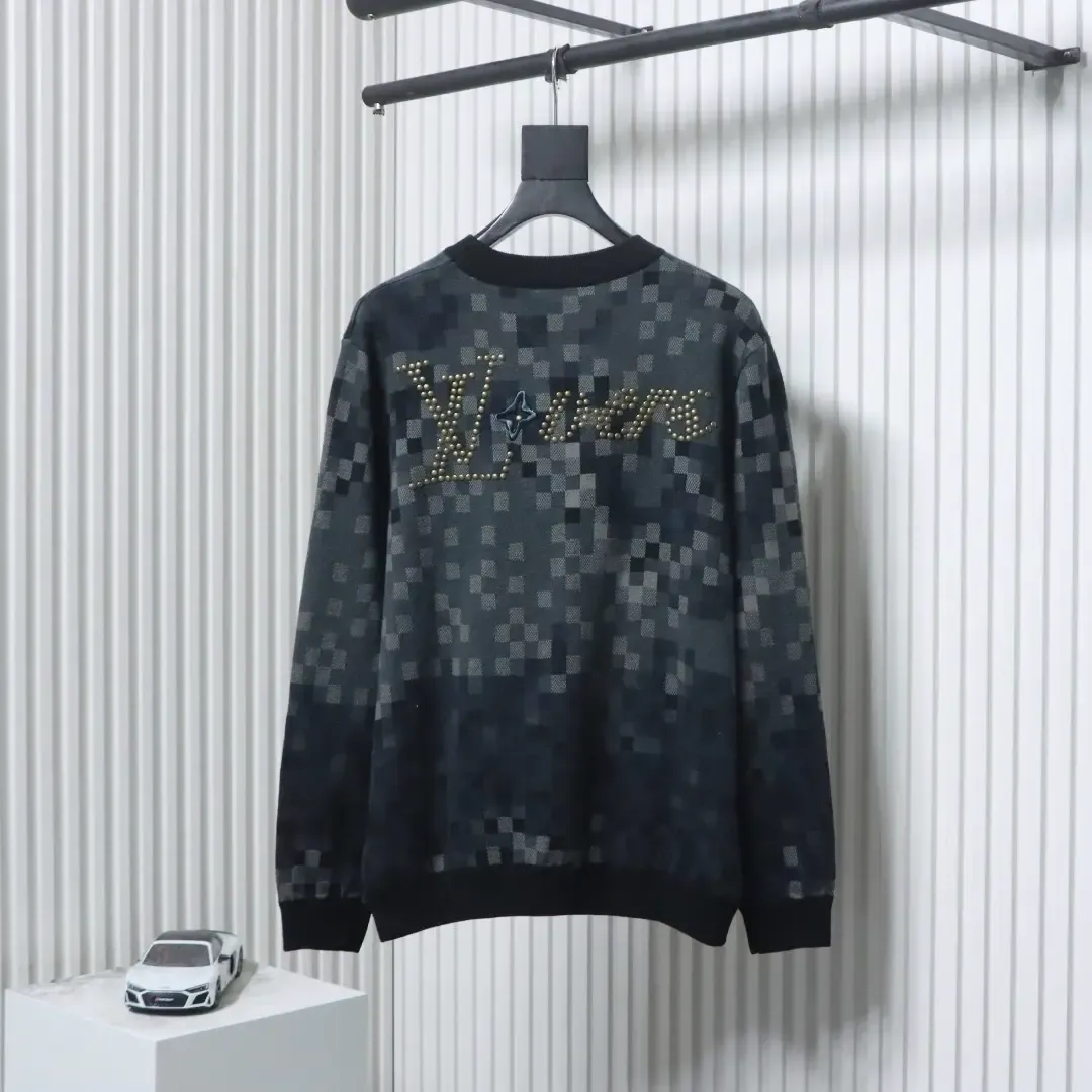 Sweater With Mosaic Pattern Round Neck And Back Studs - Image 15