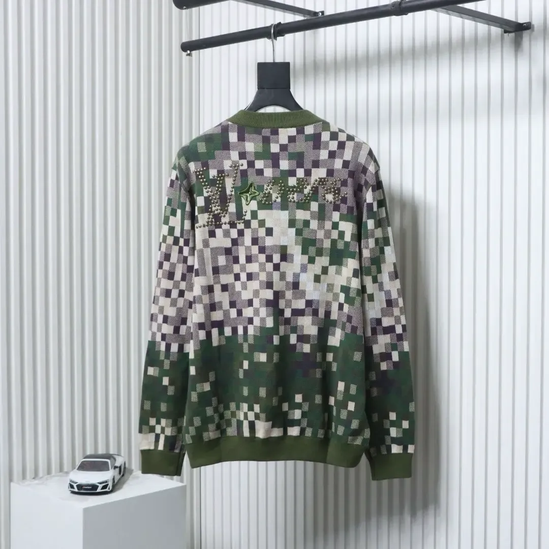 Sweater With Mosaic Pattern Round Neck And Back Studs - Image 4