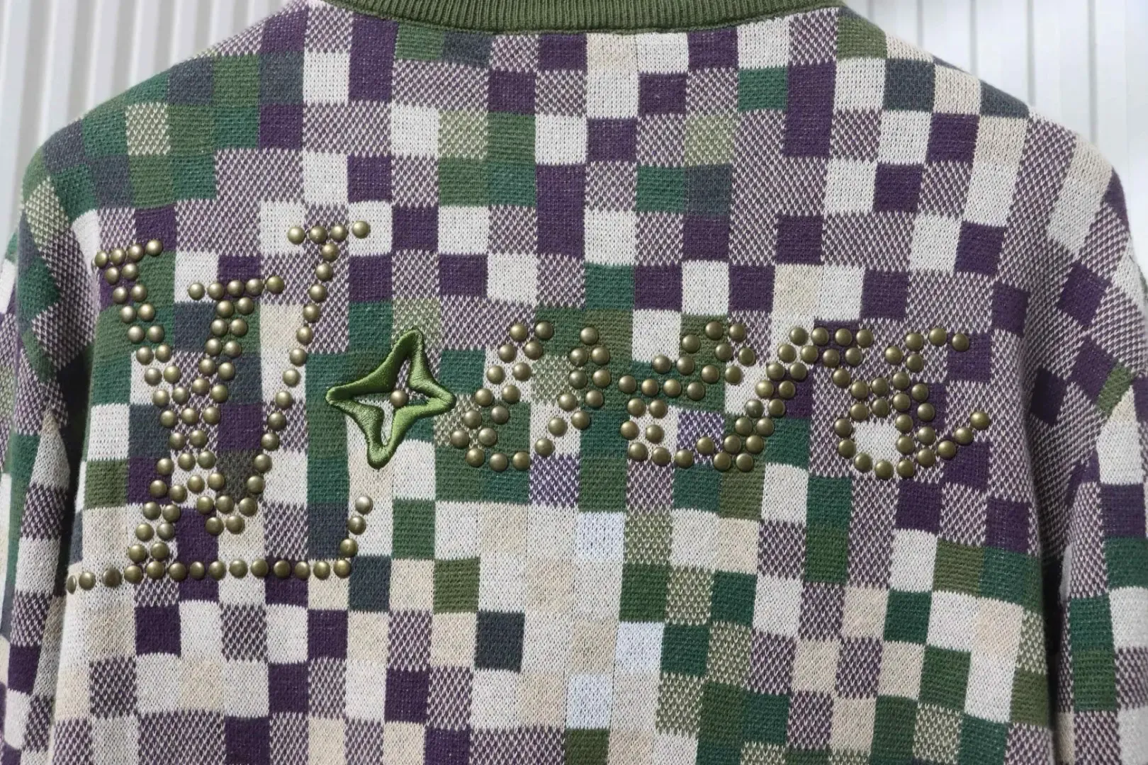 Sweater With Mosaic Pattern Round Neck And Back Studs - Image 7