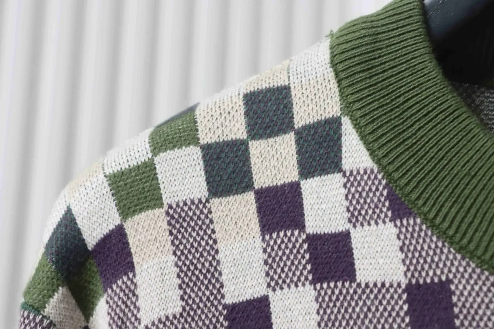 Sweater With Mosaic Pattern Round Neck And Back Studs - Image 8