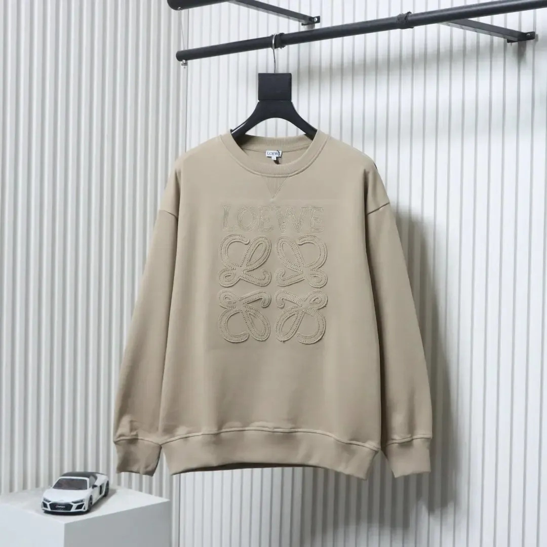 Sweatshirt With Contrasting Knitted Totem Logo Patch And Embroidery