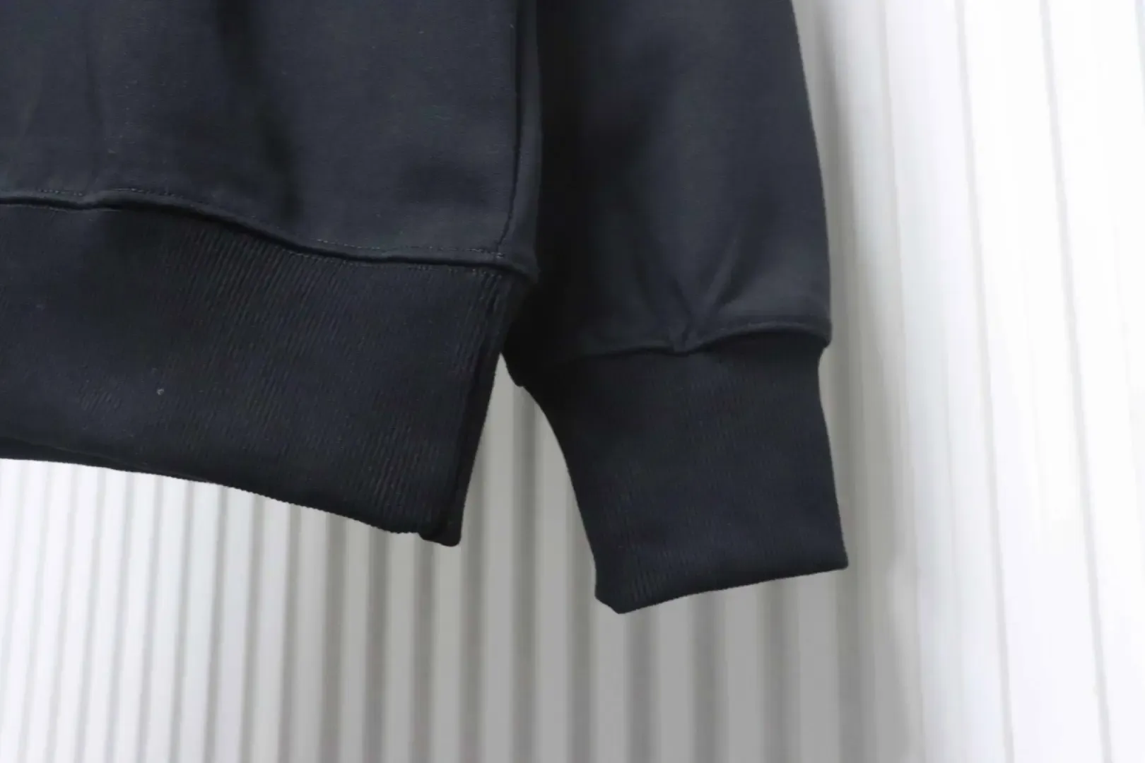 Sweatshirt With Four Leaf Clover Pattern And Round Neckline - Image 5