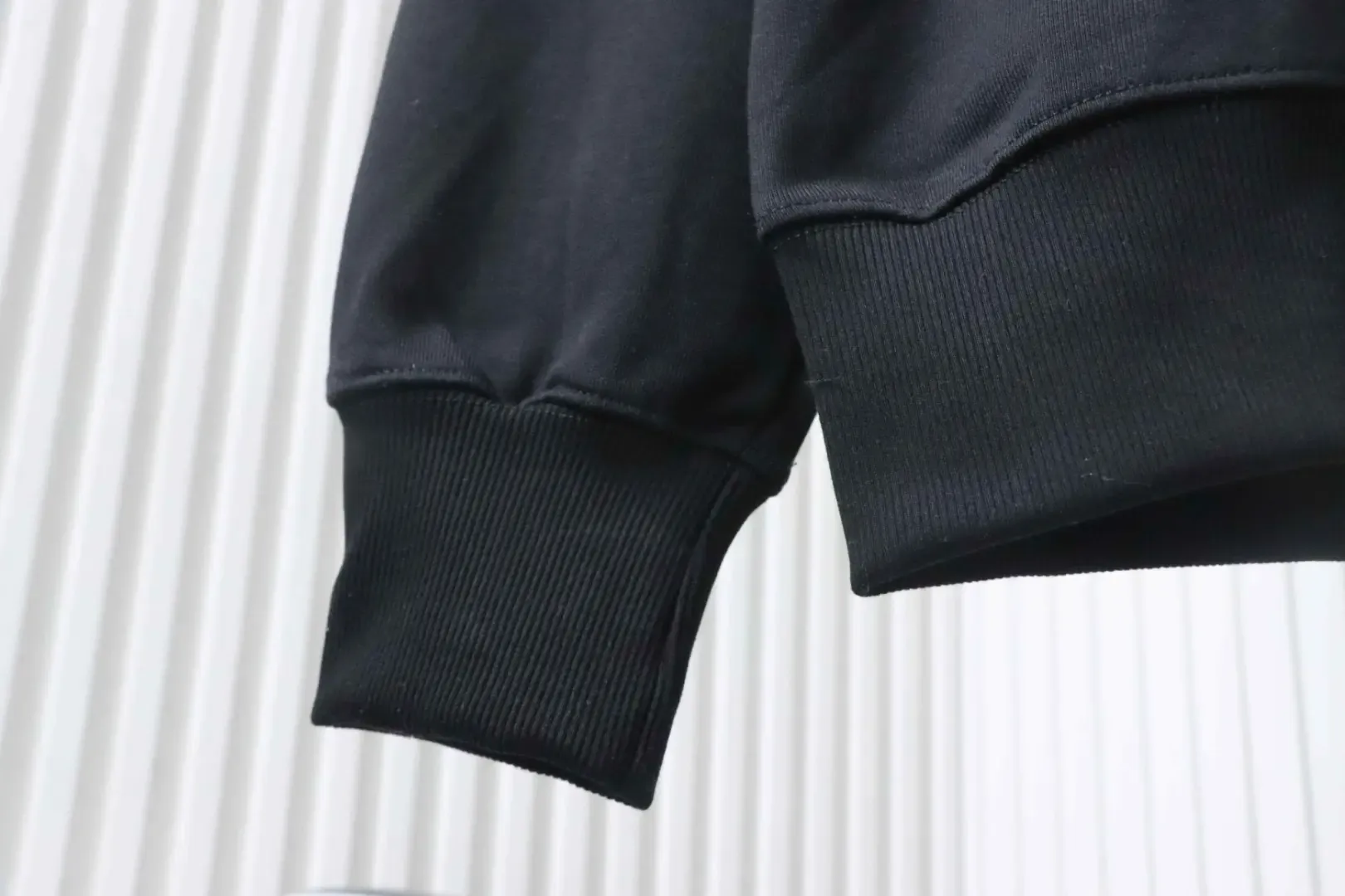 Sweatshirt With Four Leaf Clover Pattern And Round Neckline - Image 8