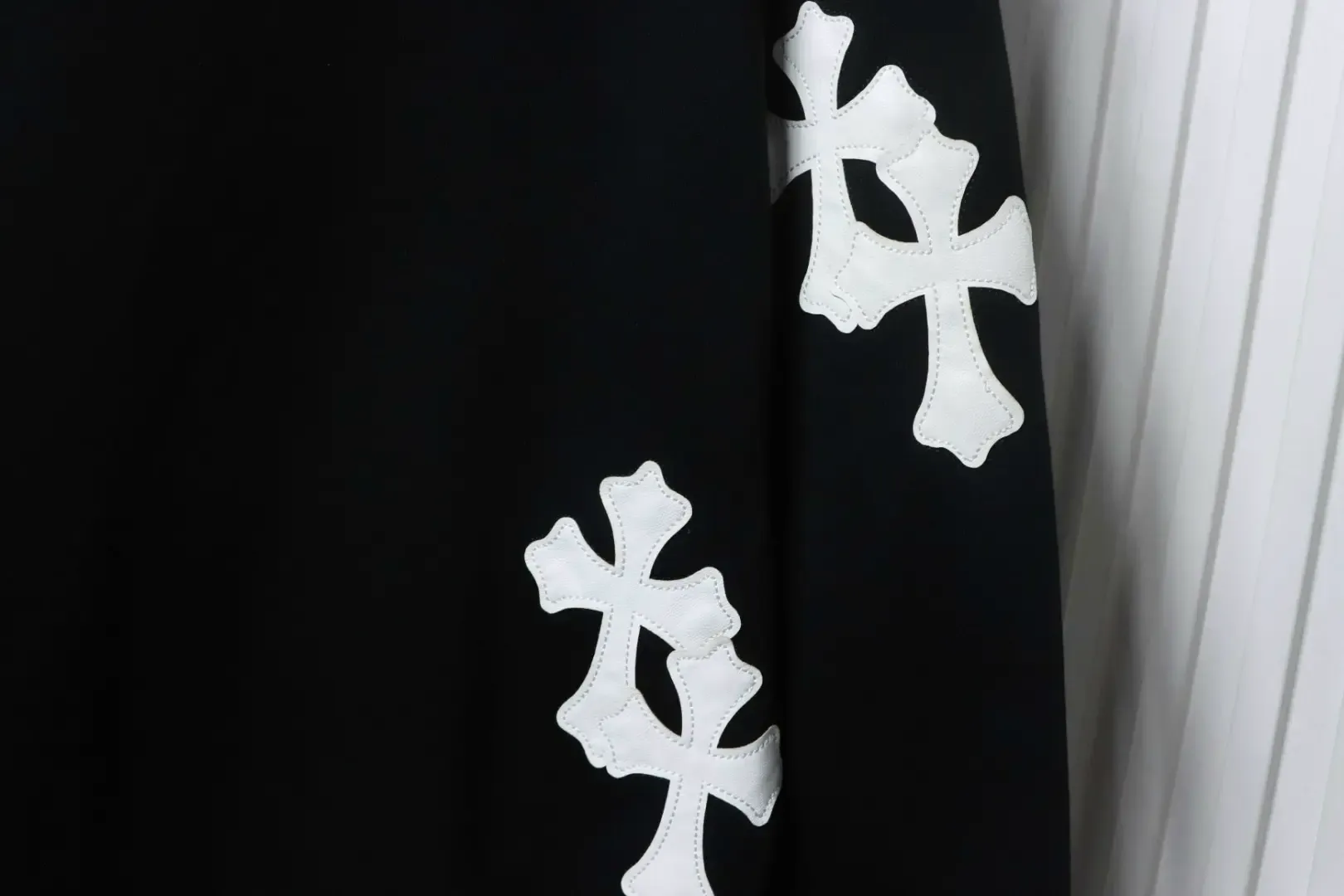 Sweatshirt With Leather Label Cross Embroidery And Round Neck - Image 5