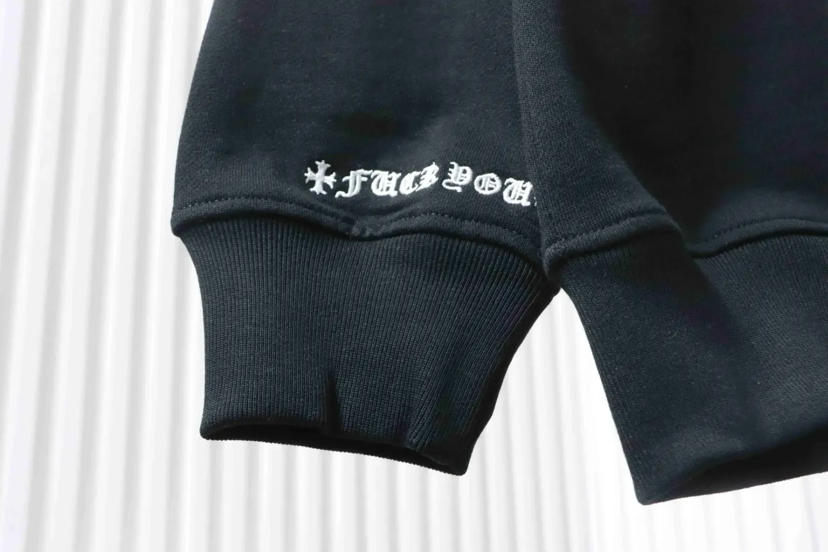 Sweatshirt With Leather Label Cross Embroidery And Round Neck - Image 7