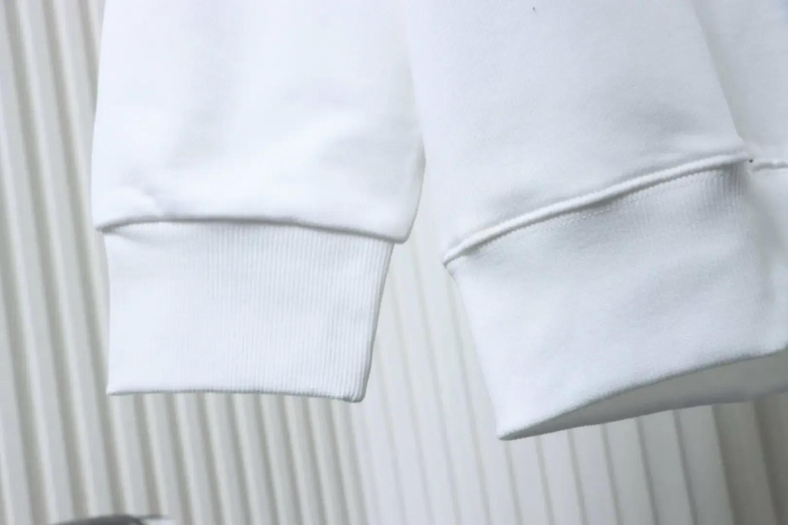 Sweatshirt With Sunflower Embroidery And Round Neck - Image 6