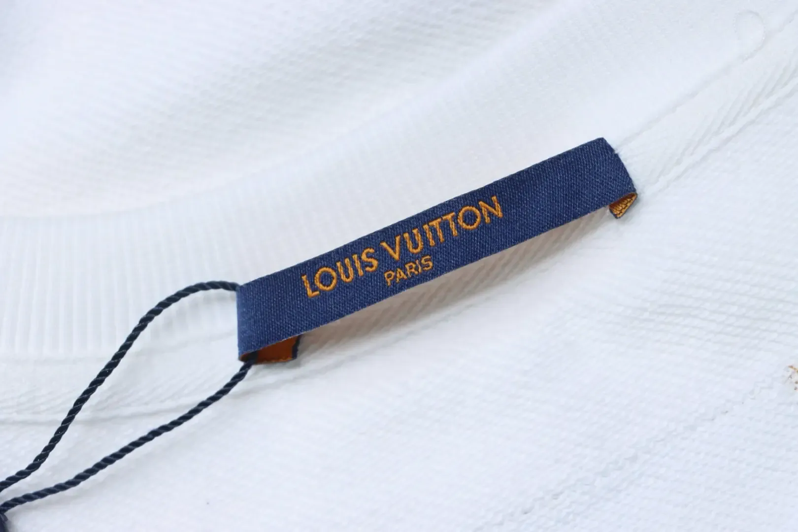 Sweatshirt With Sunflower Embroidery And Round Neck - Image 8