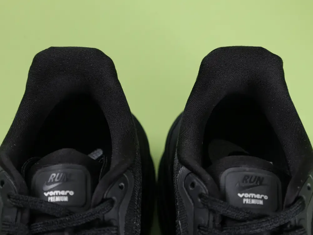 Vomero Plus Women'S Road Running Shoes Black - Image 10