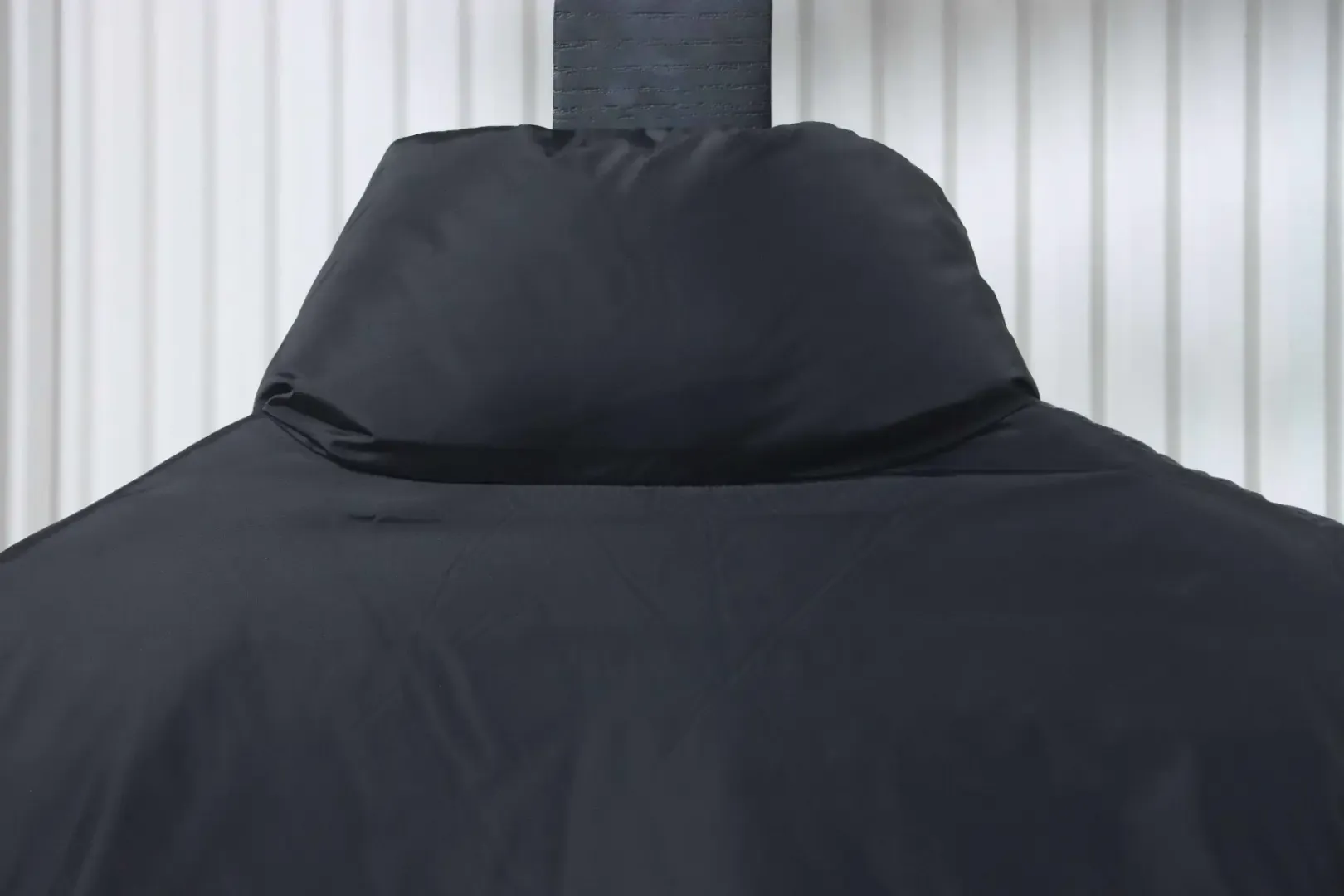 AMI 25Fw Down Vest With Heart Embossing - Image 4