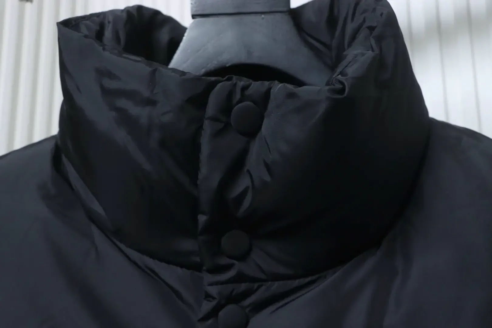 AMI 25Fw Down Vest With Heart Embossing - Image 5