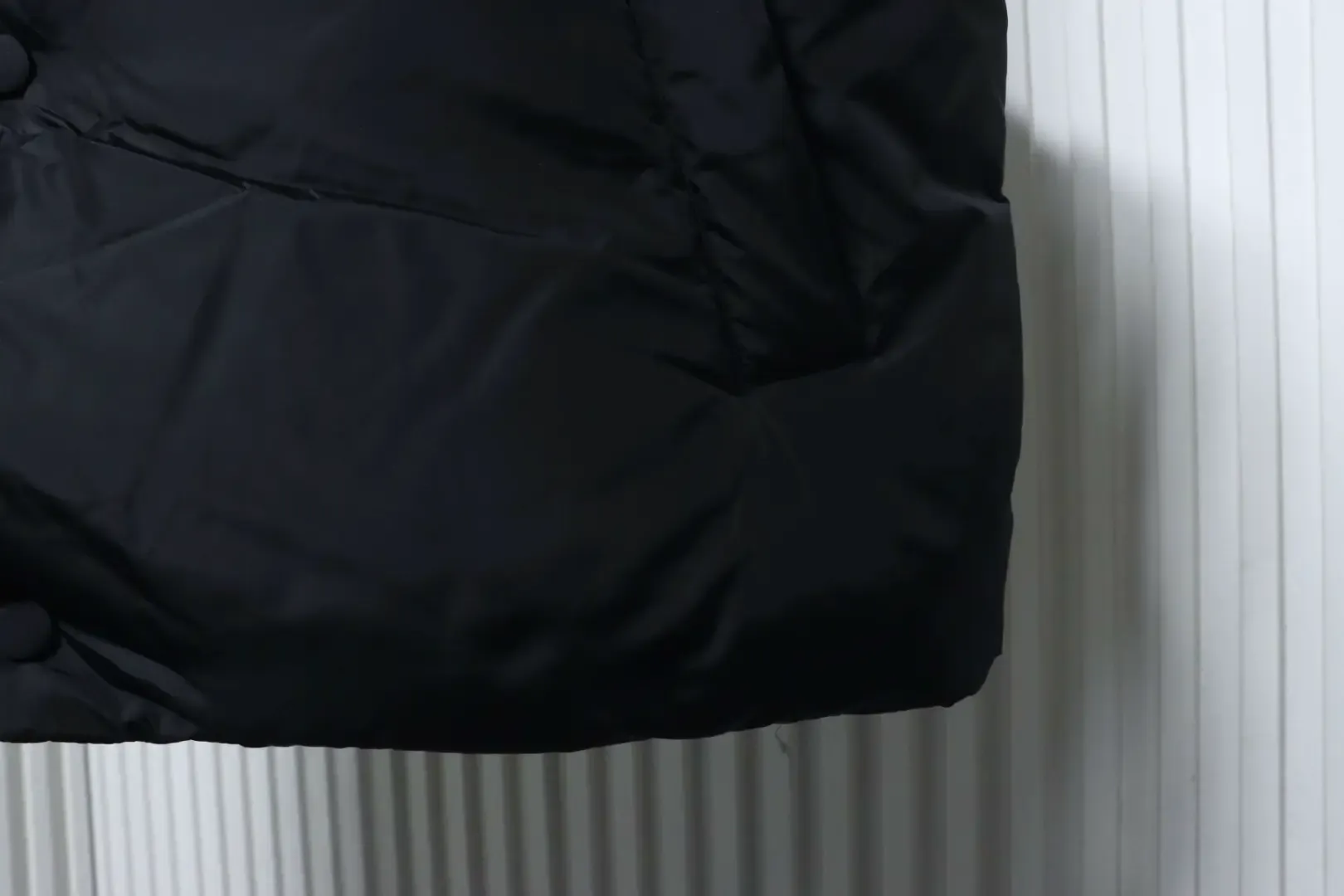 AMI 25Fw Down Vest With Heart Embossing - Image 9