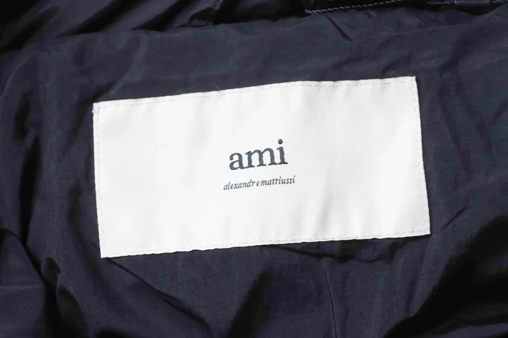 Ami 25Fw Down Jacket With Heart Embossing - Image 11