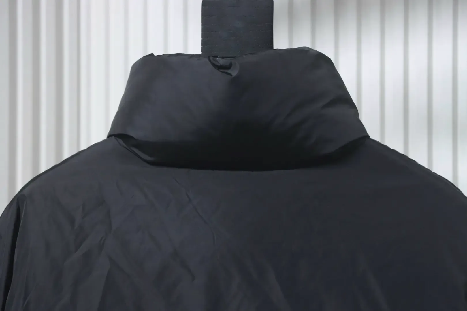 Ami 25Fw Down Jacket With Heart Embossing - Image 4