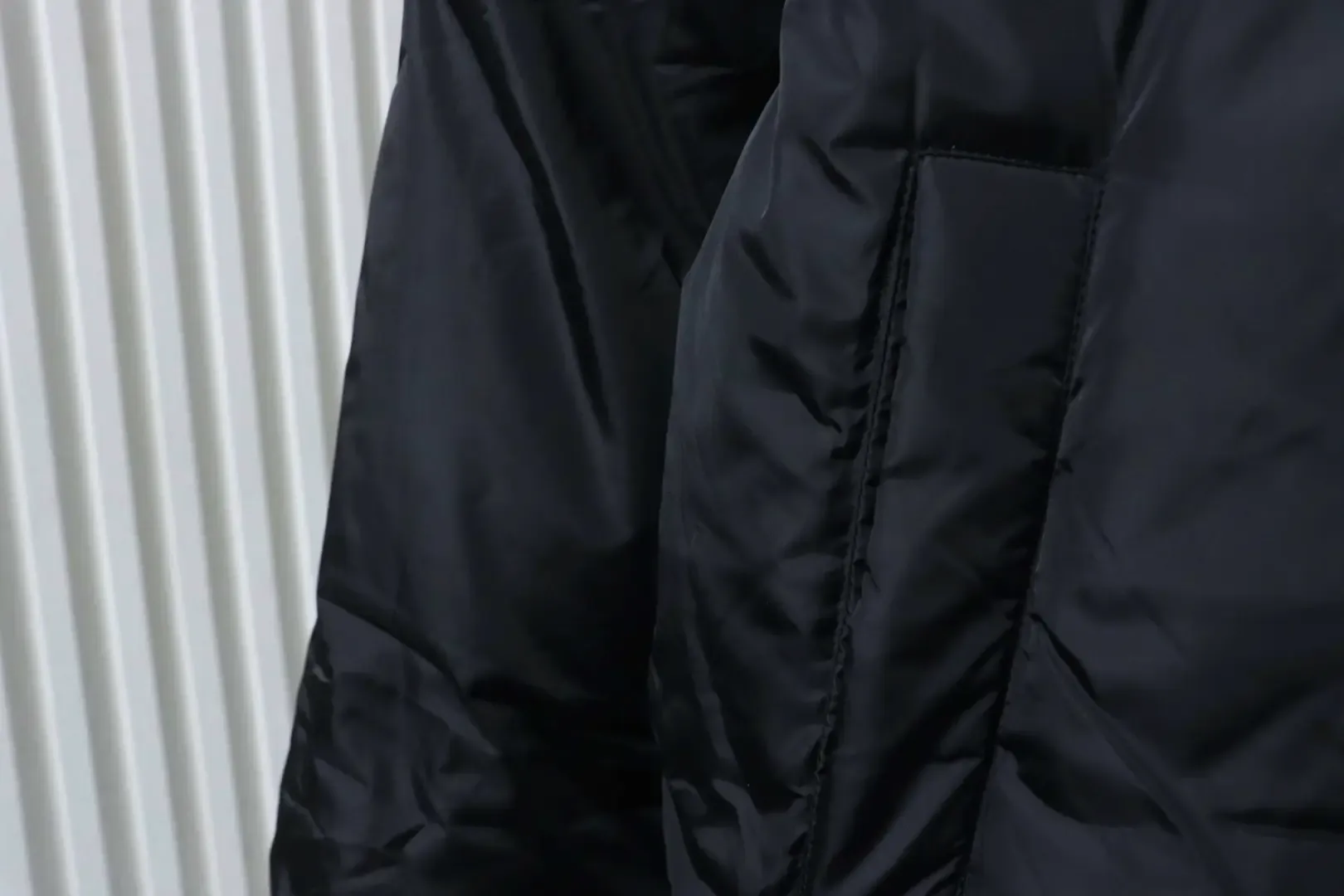 Ami 25Fw Down Jacket With Heart Embossing - Image 8