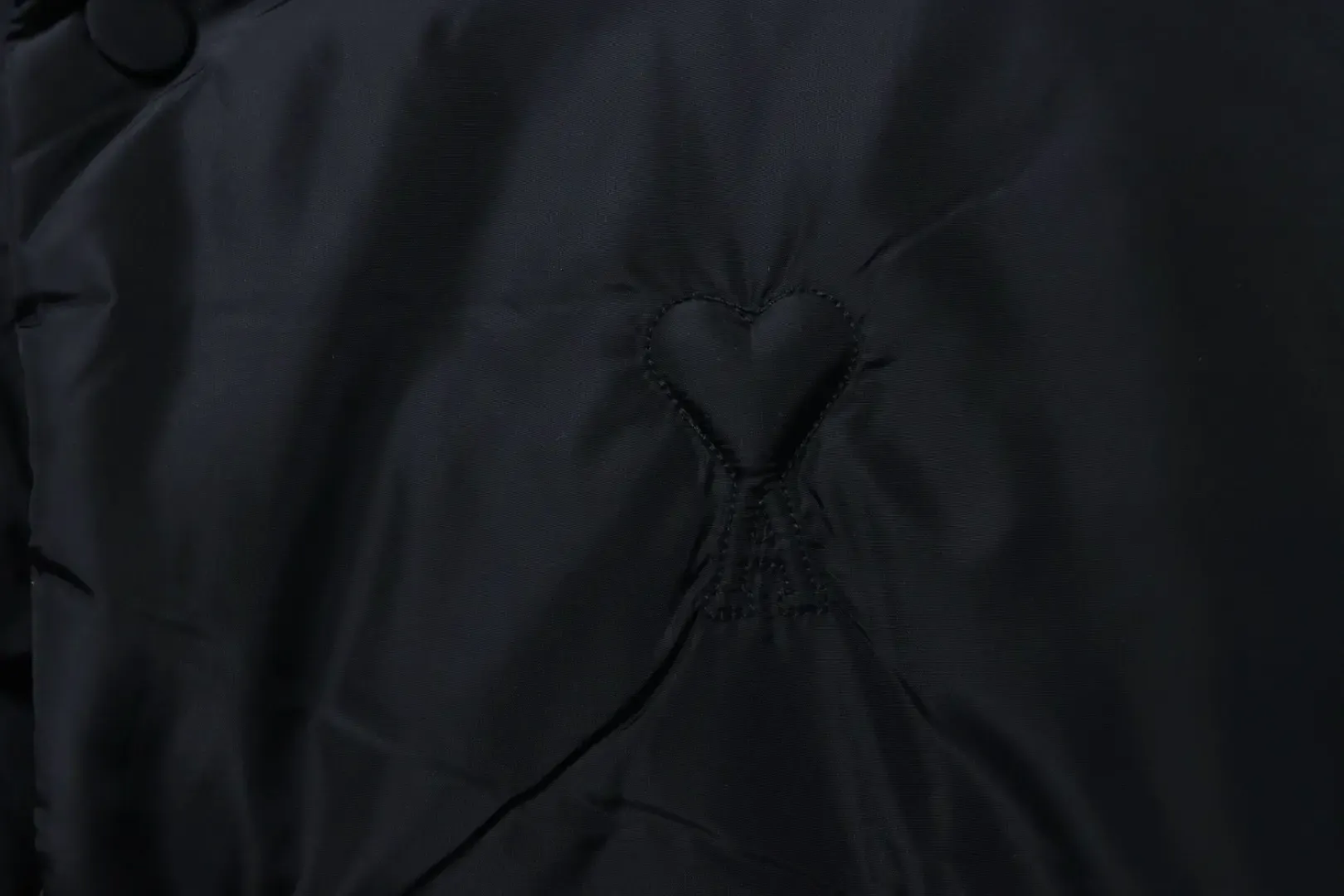 Ami 25Fw Down Jacket With Heart Embossing - Image 9