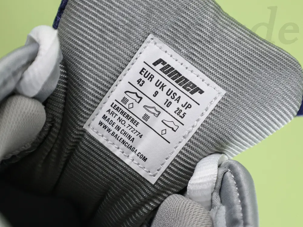 Balenciaga Mens Running Shoes With A Gradient Color Design In Navy Blue Red And Gray - Image 8