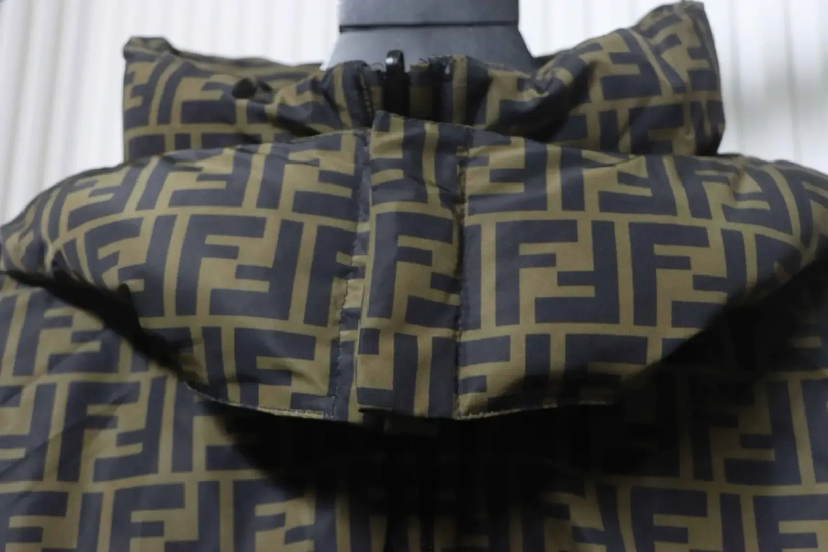 FD Reversible Down Jacket With Hood And FF Monogram - Image 9