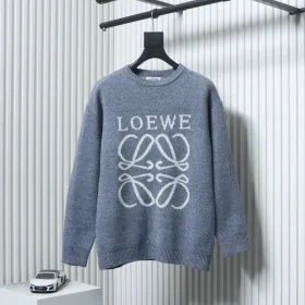 Jacquard Logo Knitted Sweater With A Round Neckline