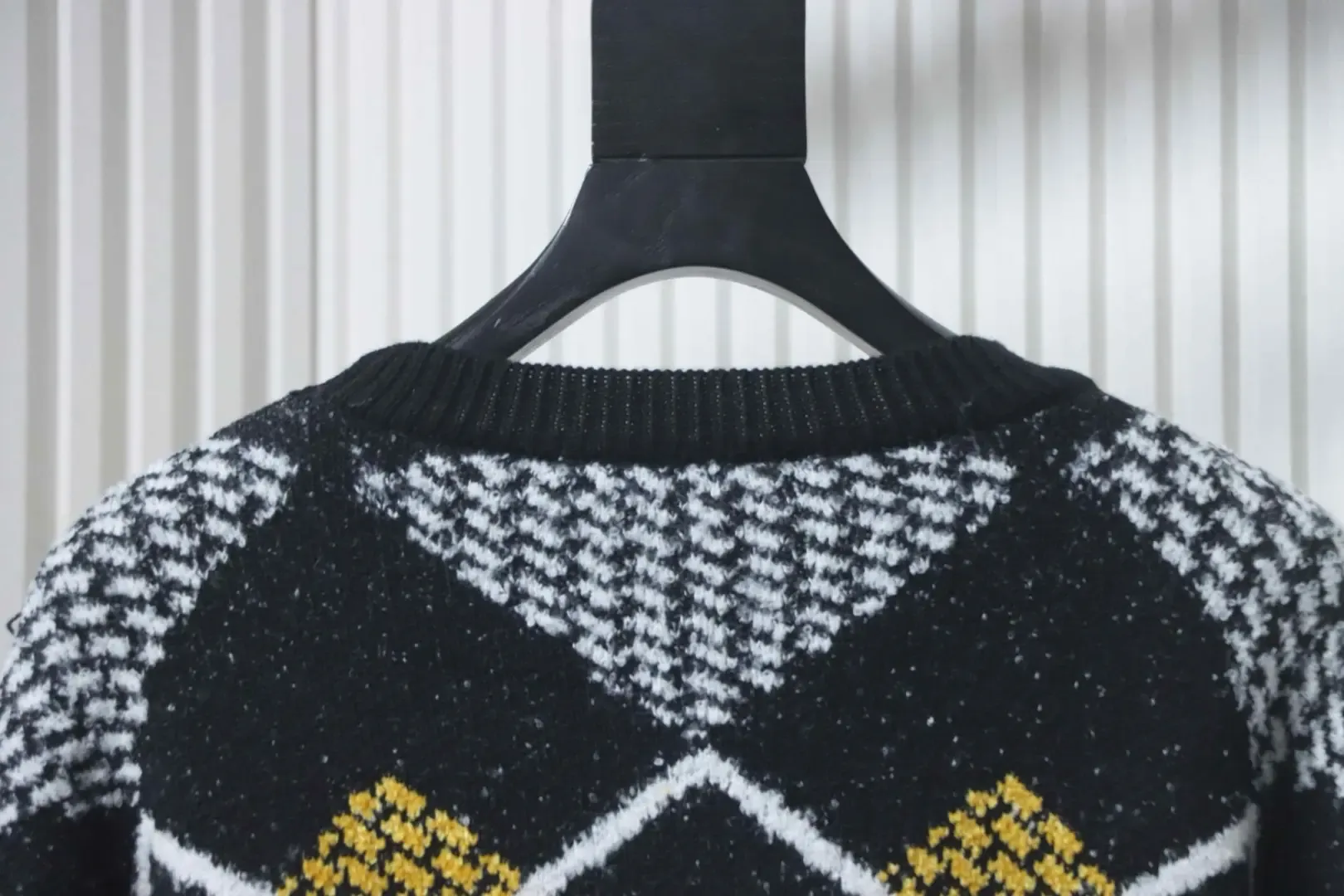 Knit Sweater With Checkerboard Pattern And Geometric Structure - etkick reps