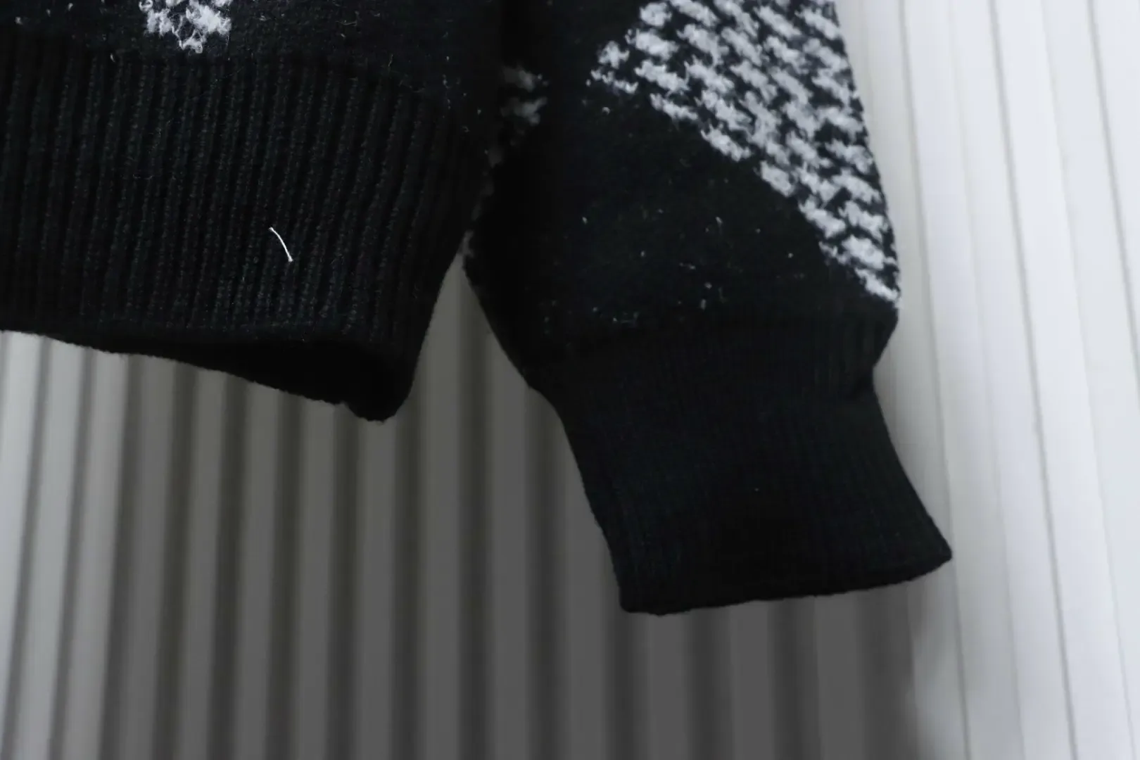 Knit Sweater With Checkerboard Pattern And Geometric Structure - etkick reps