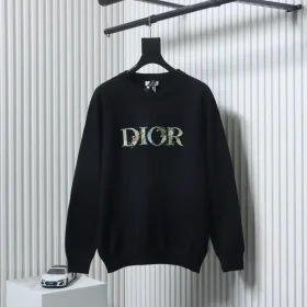 Knitted Sweater With Floral Embroidery Pattern