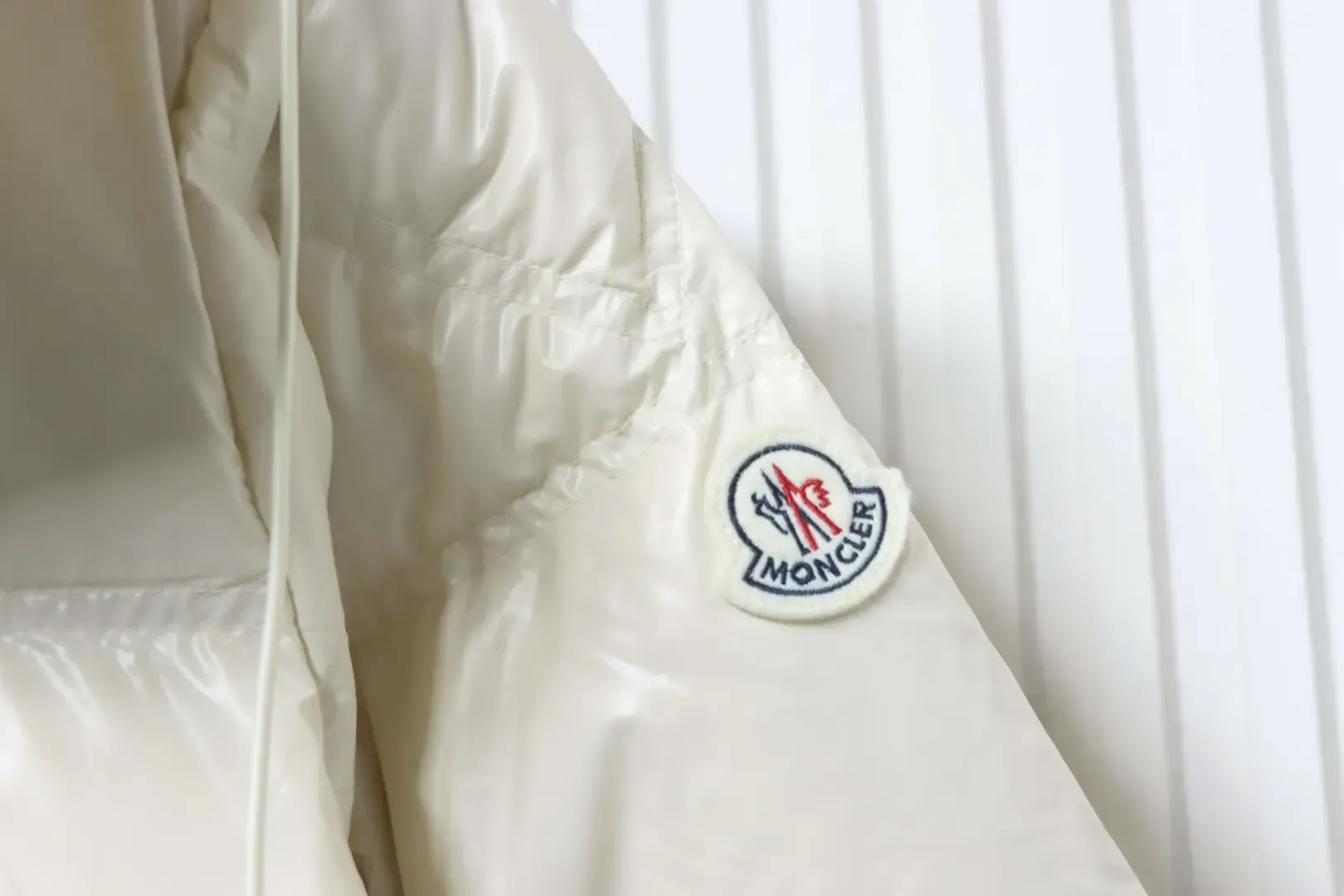 Moncler Serfanto Women's Short Down Jacket with Hood - Image 9