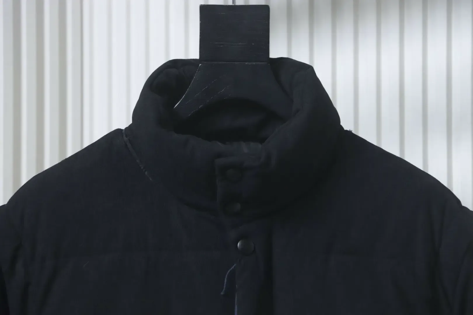 New Down Jacket With A Detachable Triangular Logo - Image 3