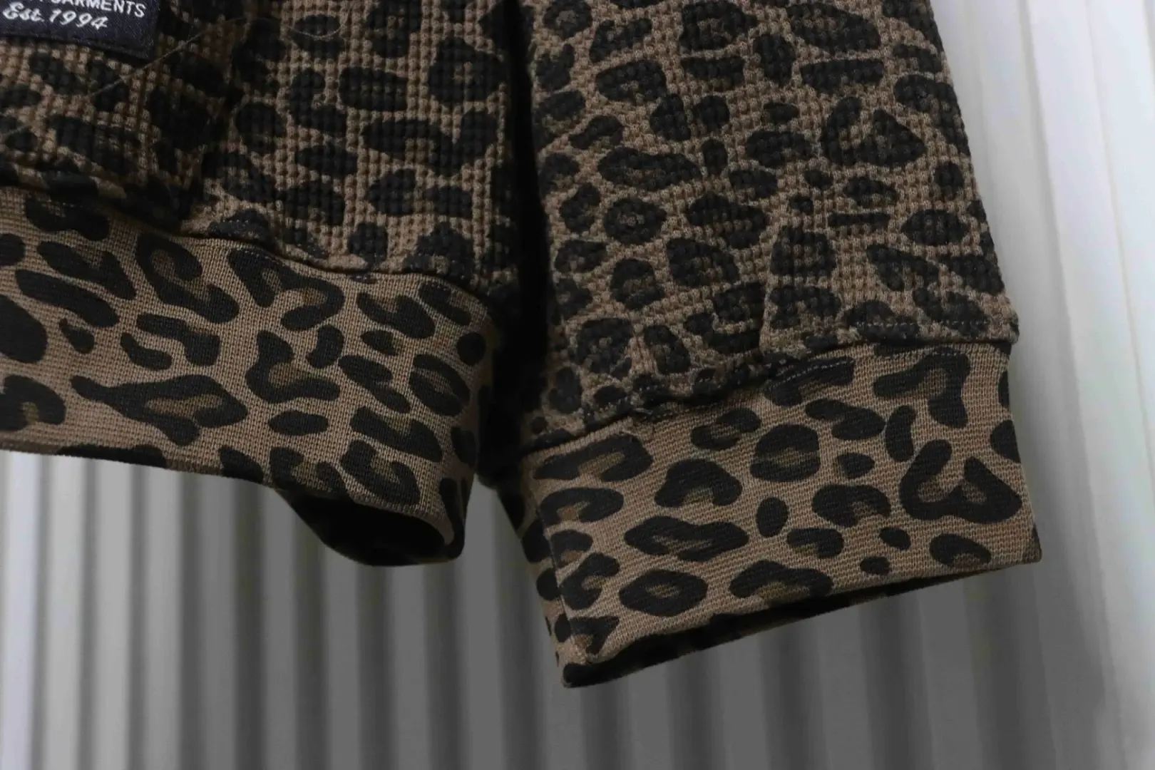 Thermal Jacket With Hood And Zipper Leopard Print Waffle Pique Fabric - Image 6