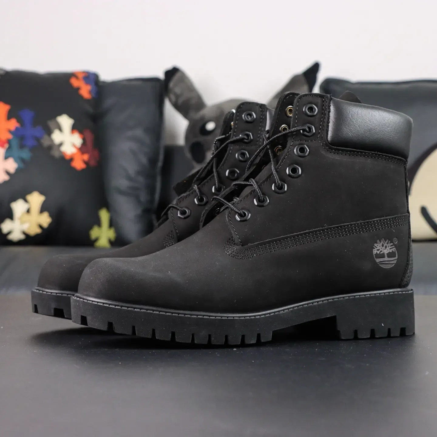 Timberland Classic Outdoor Short Barrel Versatile Work Boots Black - Image 3