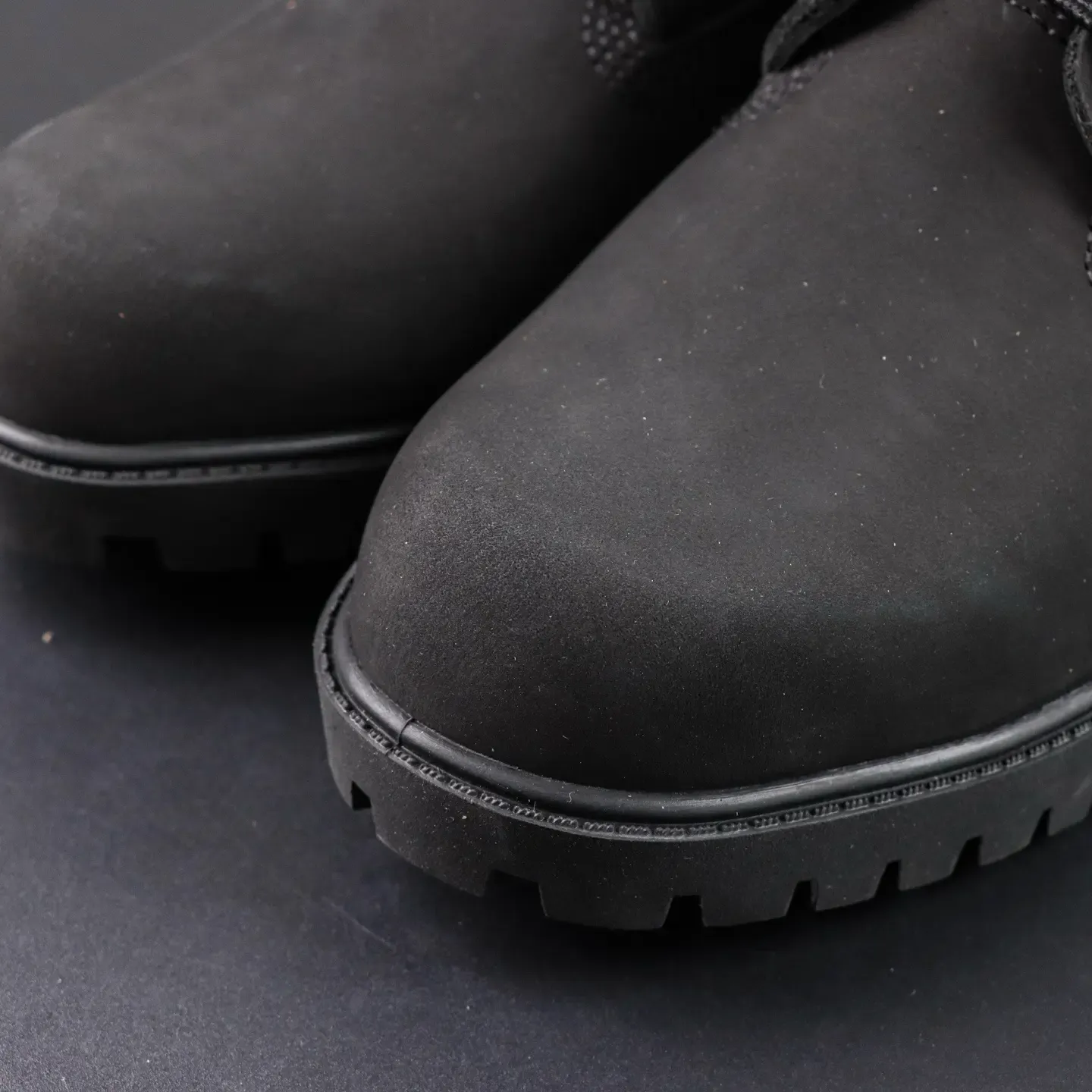 Timberland Classic Outdoor Short Barrel Versatile Work Boots Black - Image 9