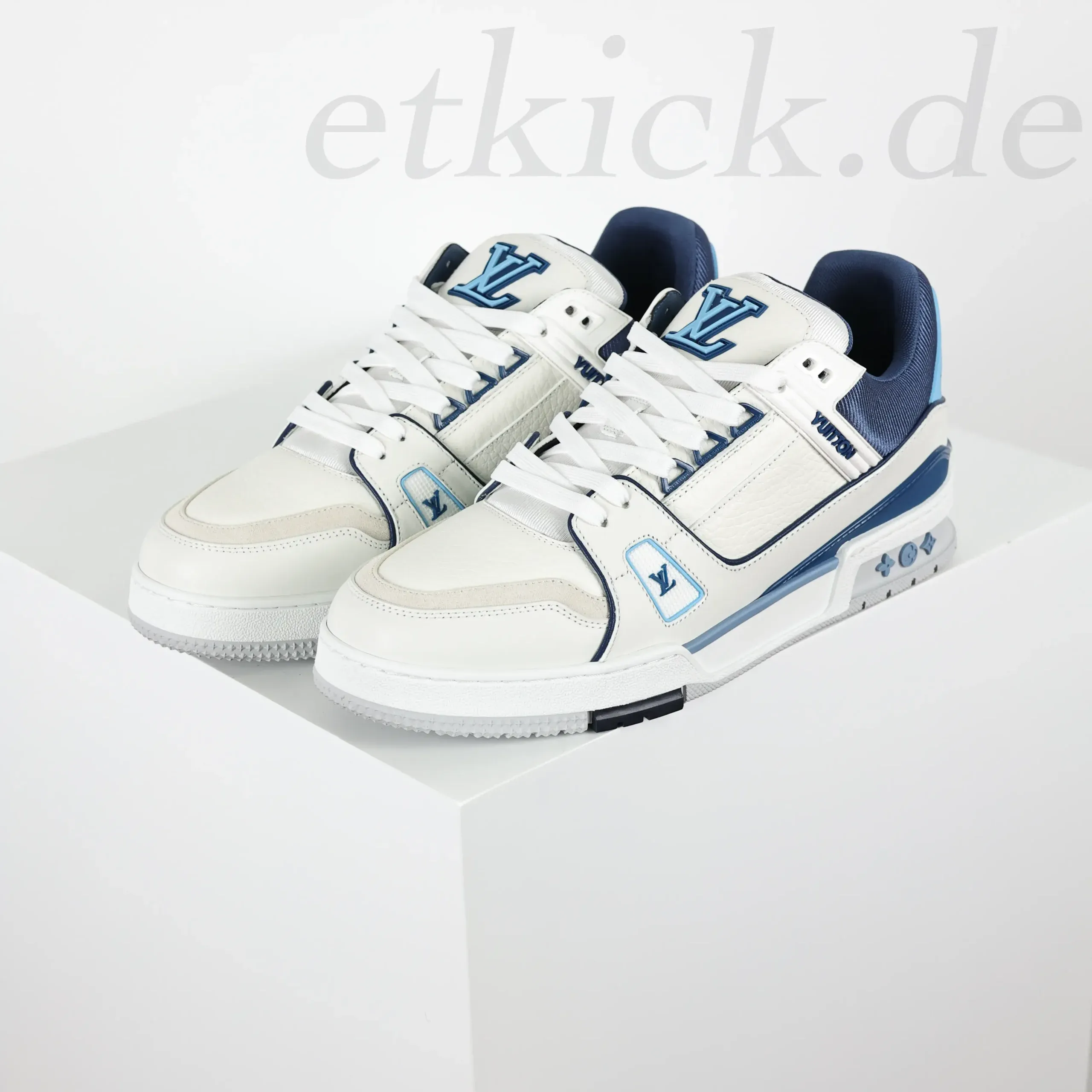 Trainer Sneakers Low Sneakers in Blue and White