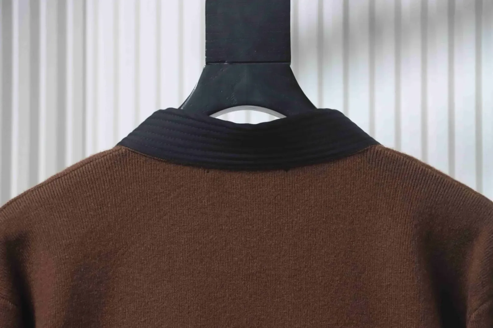 Triple Reflective Logo Embellishment With A Floral Pattern On A Cardigan With A Kimono Collar - etkick reps