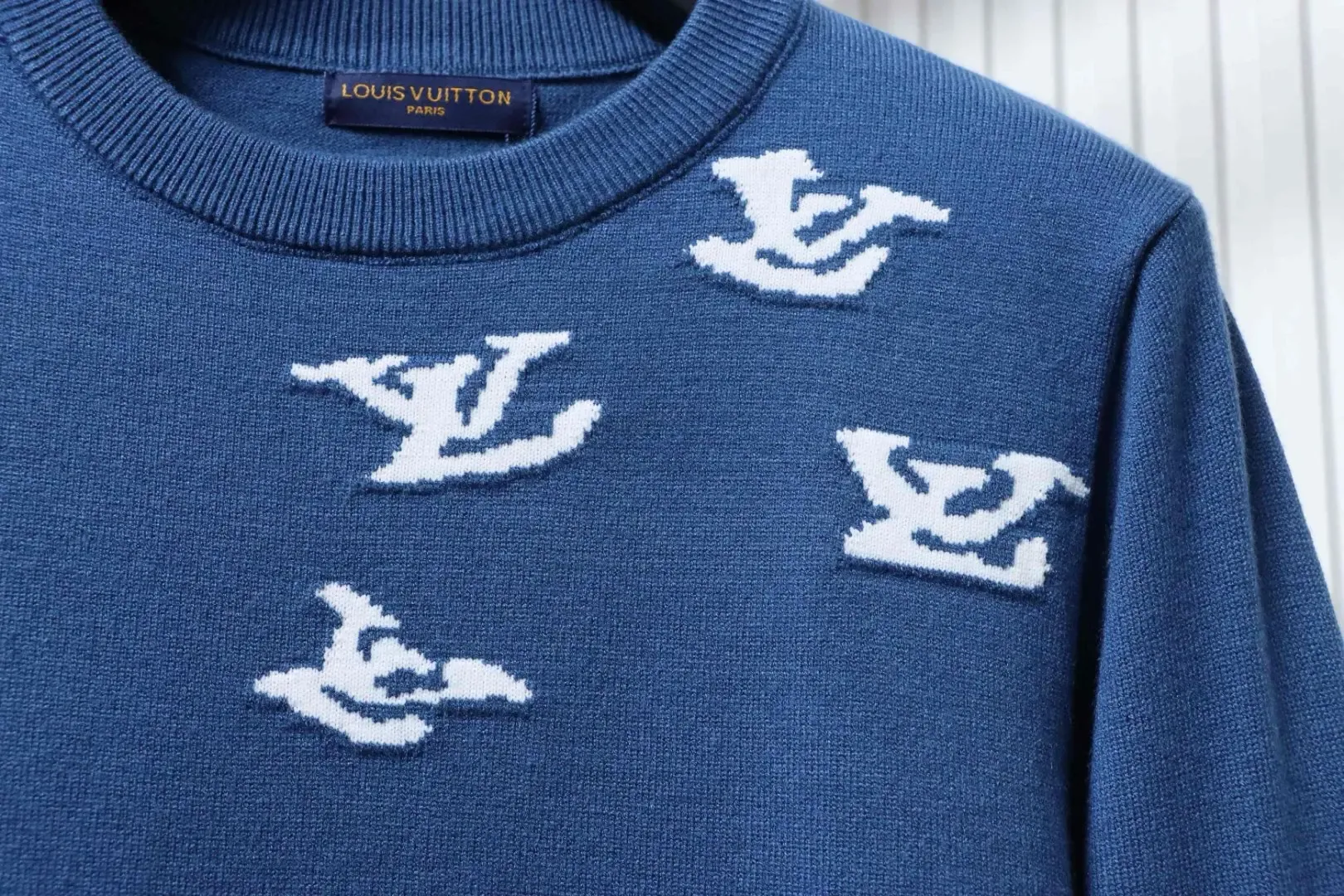 Cloud Jazz Pullover With Small Jacquard Neckline And Round Neck - etkick reps