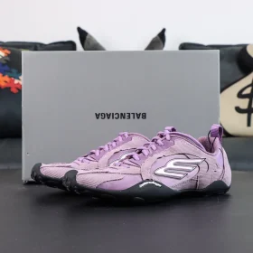 Balenciaga 21. Generation Montag Ultra Lila