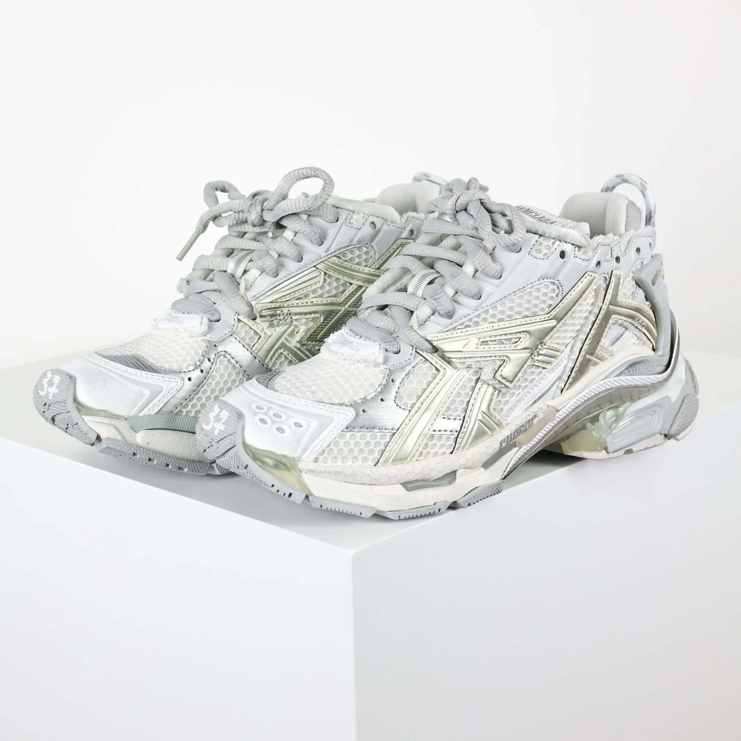 Balenciaga Runner Low-Top Sneakers White - Image 3