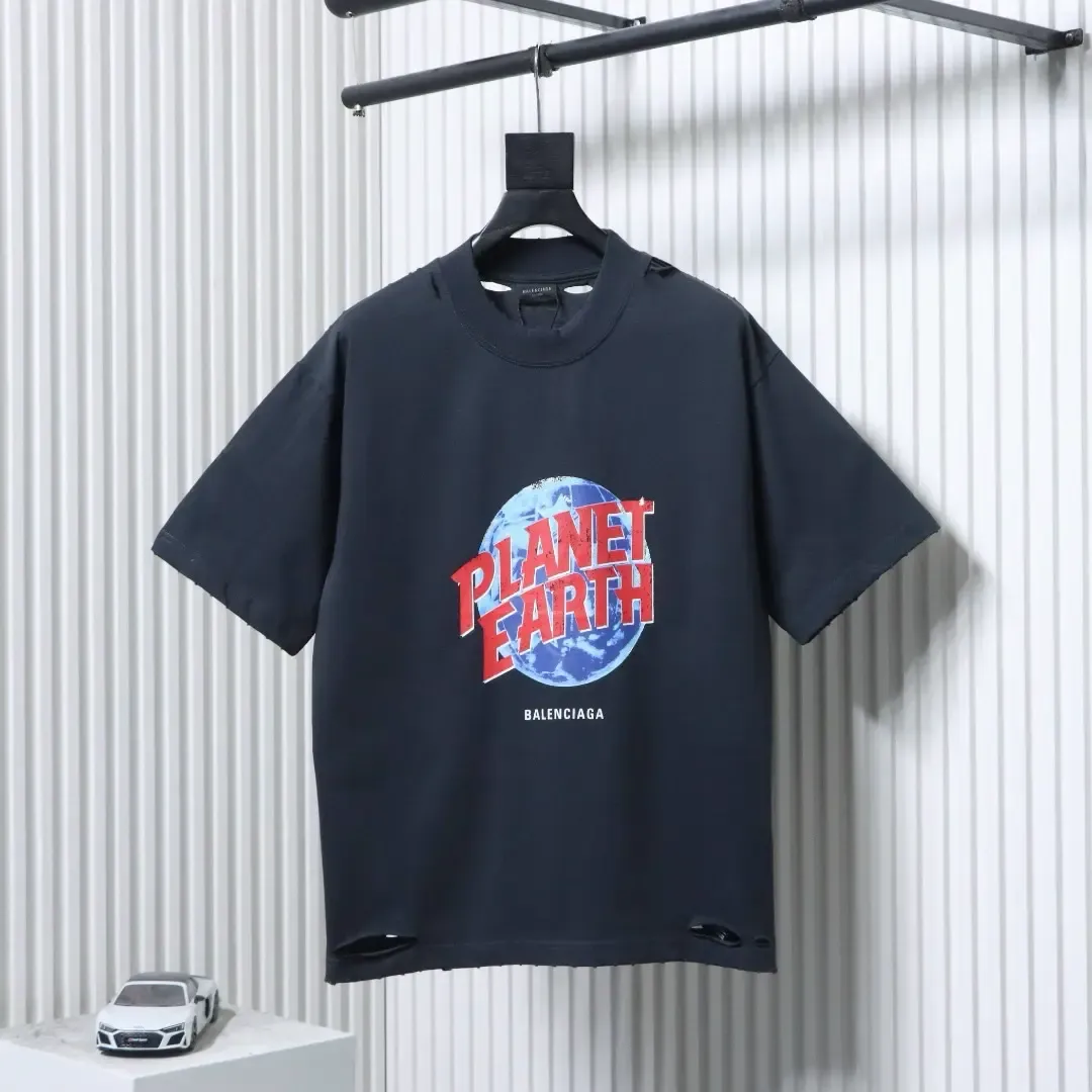 Balenciaga ShortvSleeved With Earth Print And Rips - etkick reps