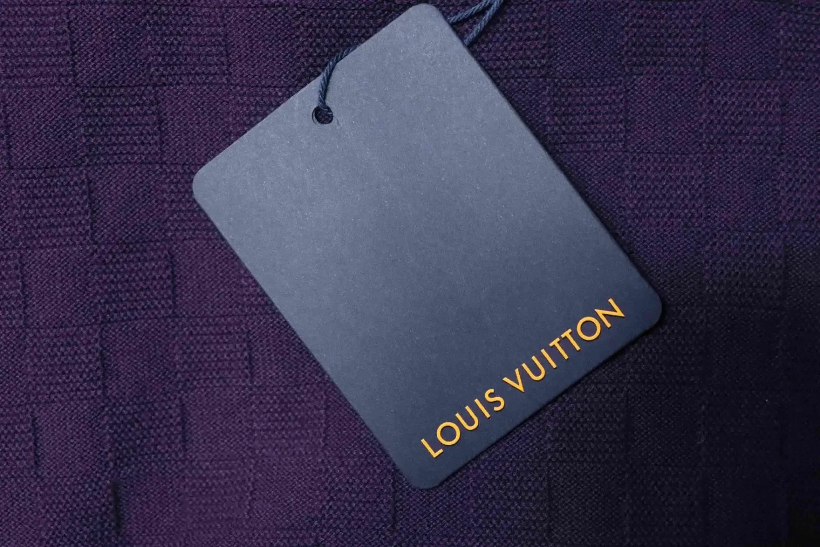 LU Shirt Jacquard Top With A Subtle Check Pattern And Letter Embroidery - Image 9