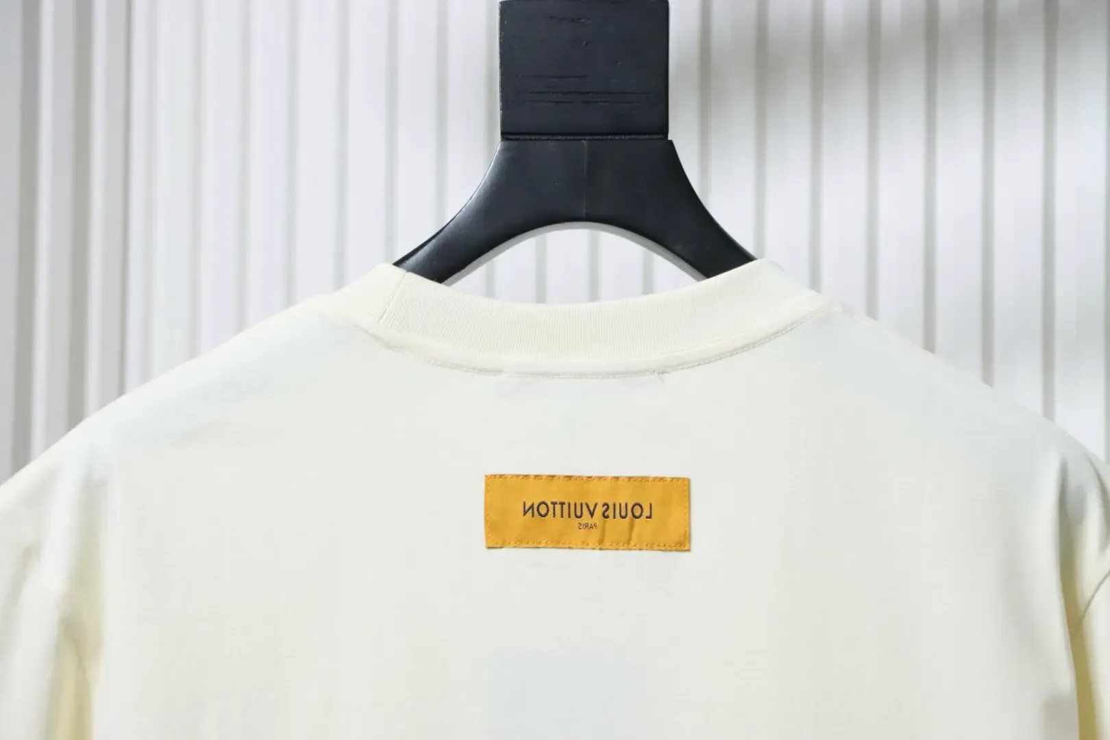 LU Short-Sleeved Top With Small Blue Floral And Letter Embroidery - Image 4