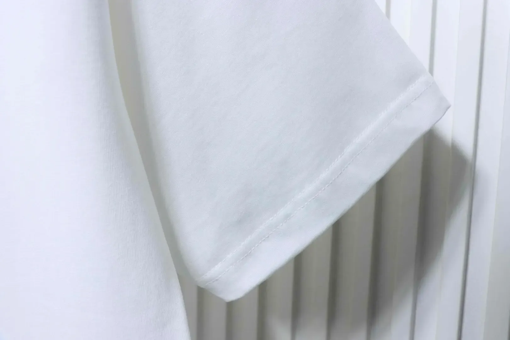 LU T-Shirt with a tropical animal motif for the fashion show celebrating the Year of the Horse - etkick reps