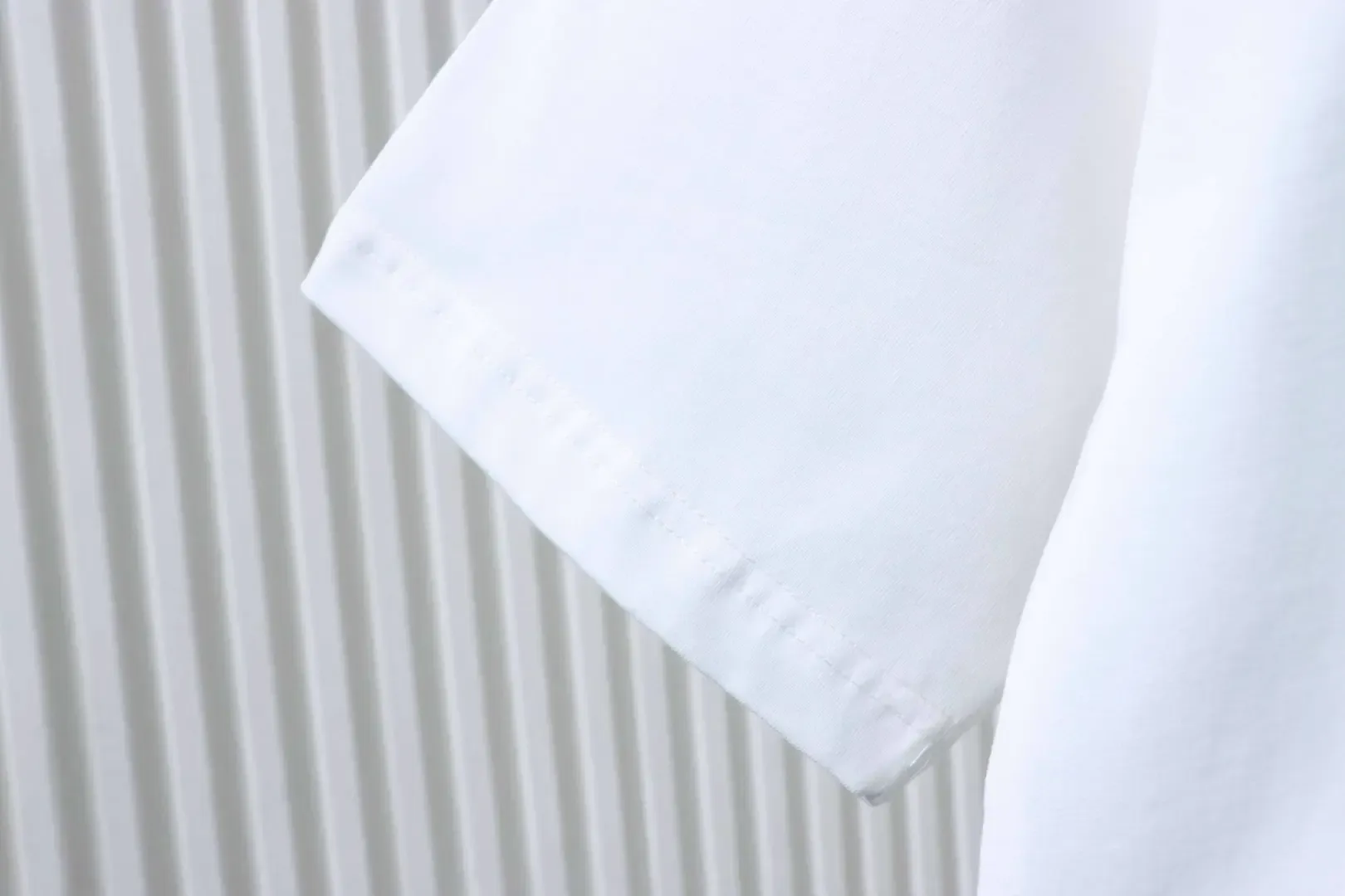 LU T-Shirt with a tropical animal motif for the fashion show celebrating the Year of the Horse - etkick reps