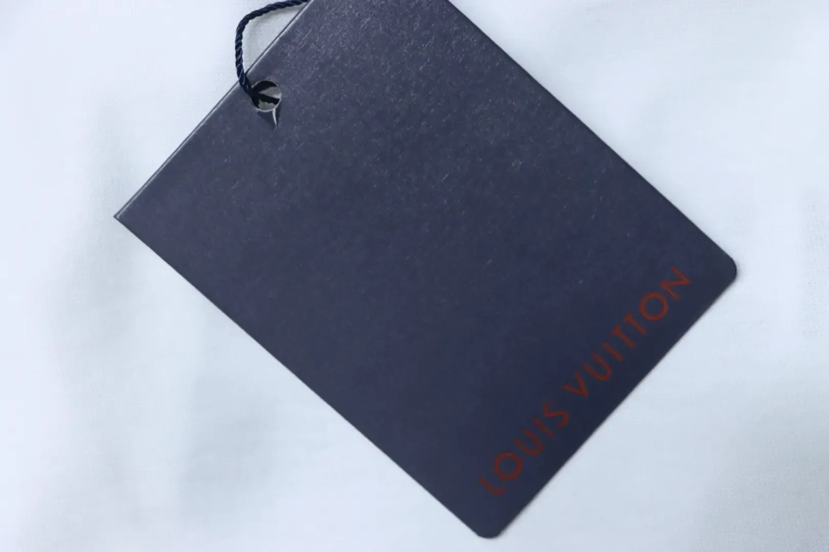 LU T-Shirt with a tropical animal motif for the fashion show celebrating the Year of the Horse - etkick reps