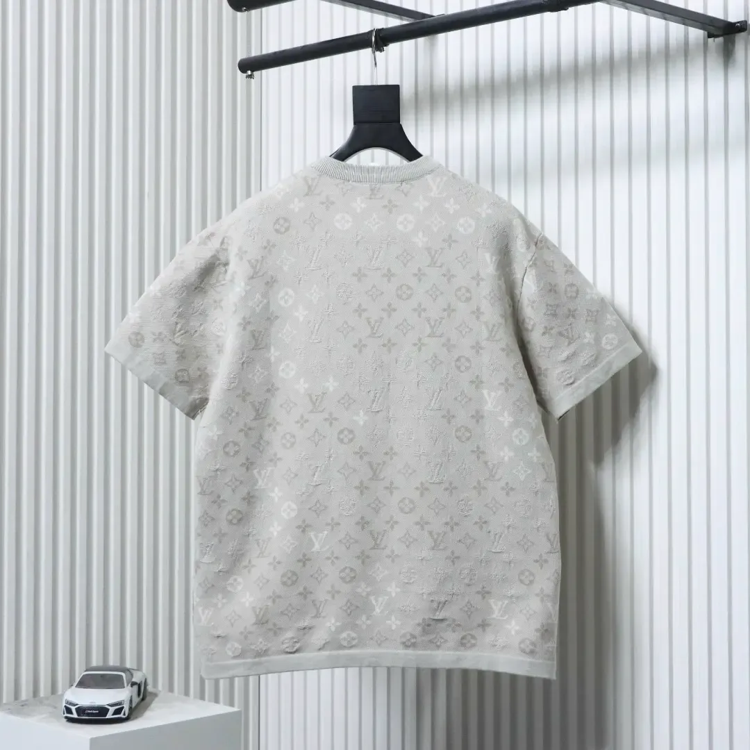 LU T-shirts Top With An All-Over Jacquard Knit Pattern - Image 2