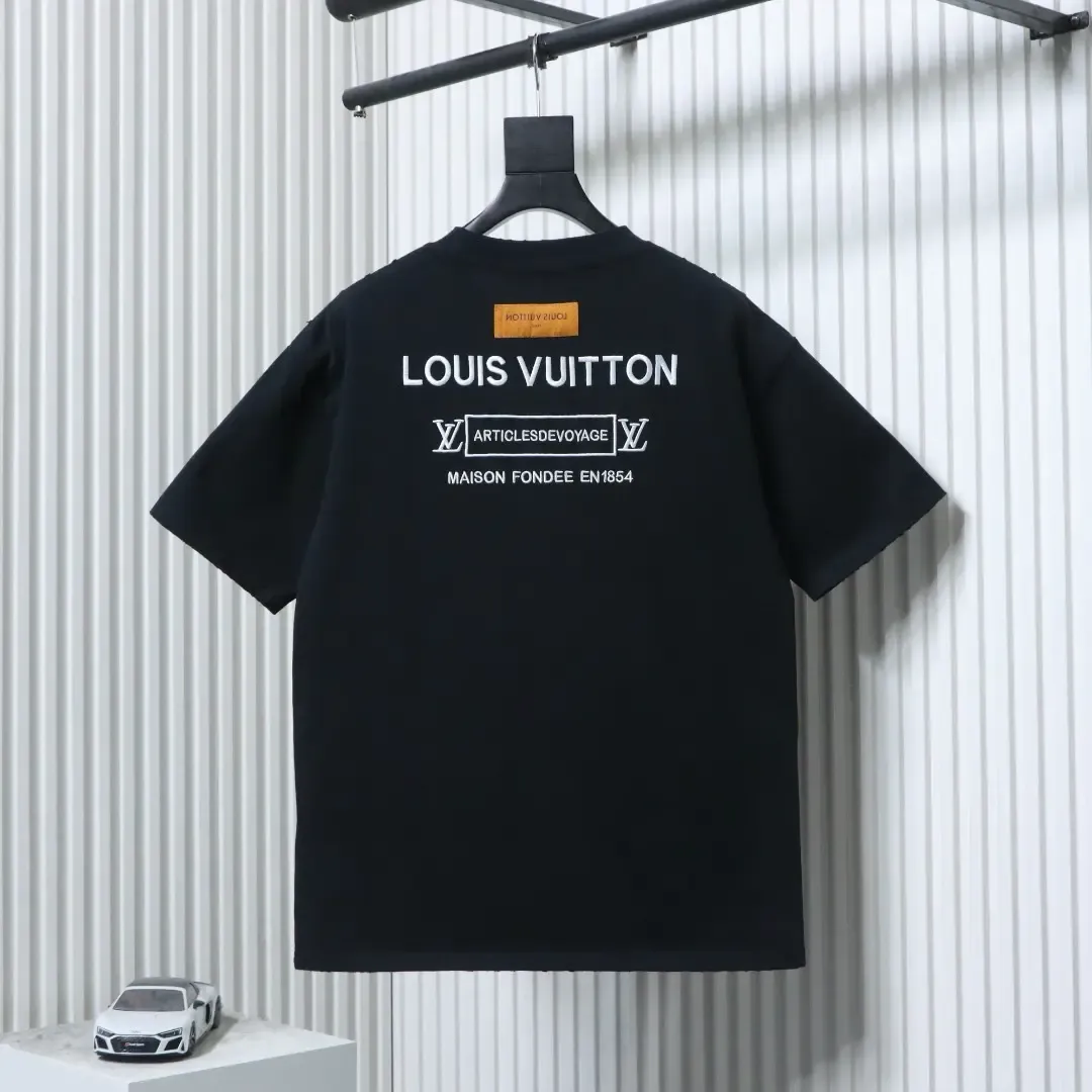 New For 2026 – Unisex T-Shirt With Embroidered Logo On The Front And Back - etkick reps