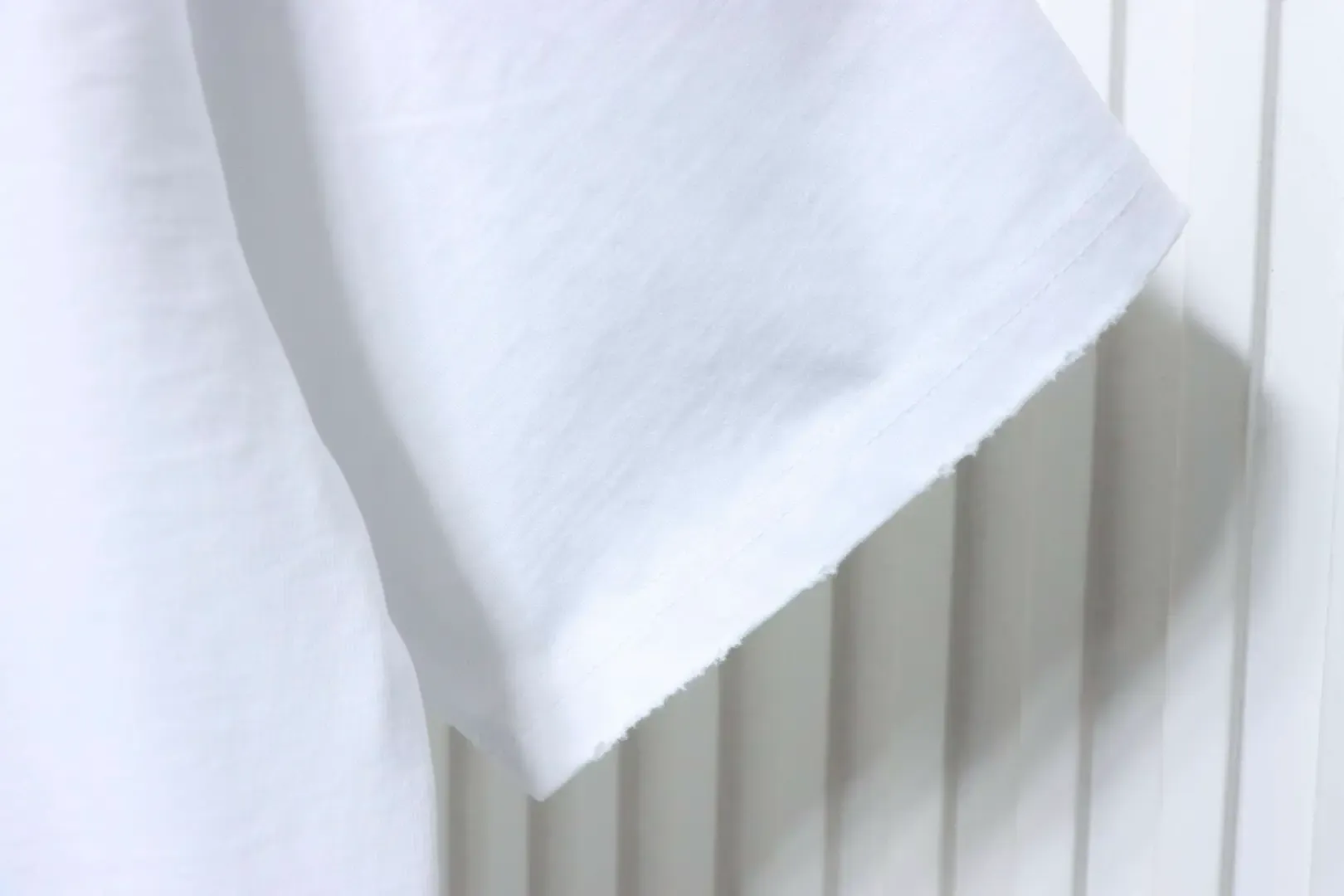 New For 2026 – Unisex T-Shirt With Embroidered Logo On The Front And Back - etkick reps