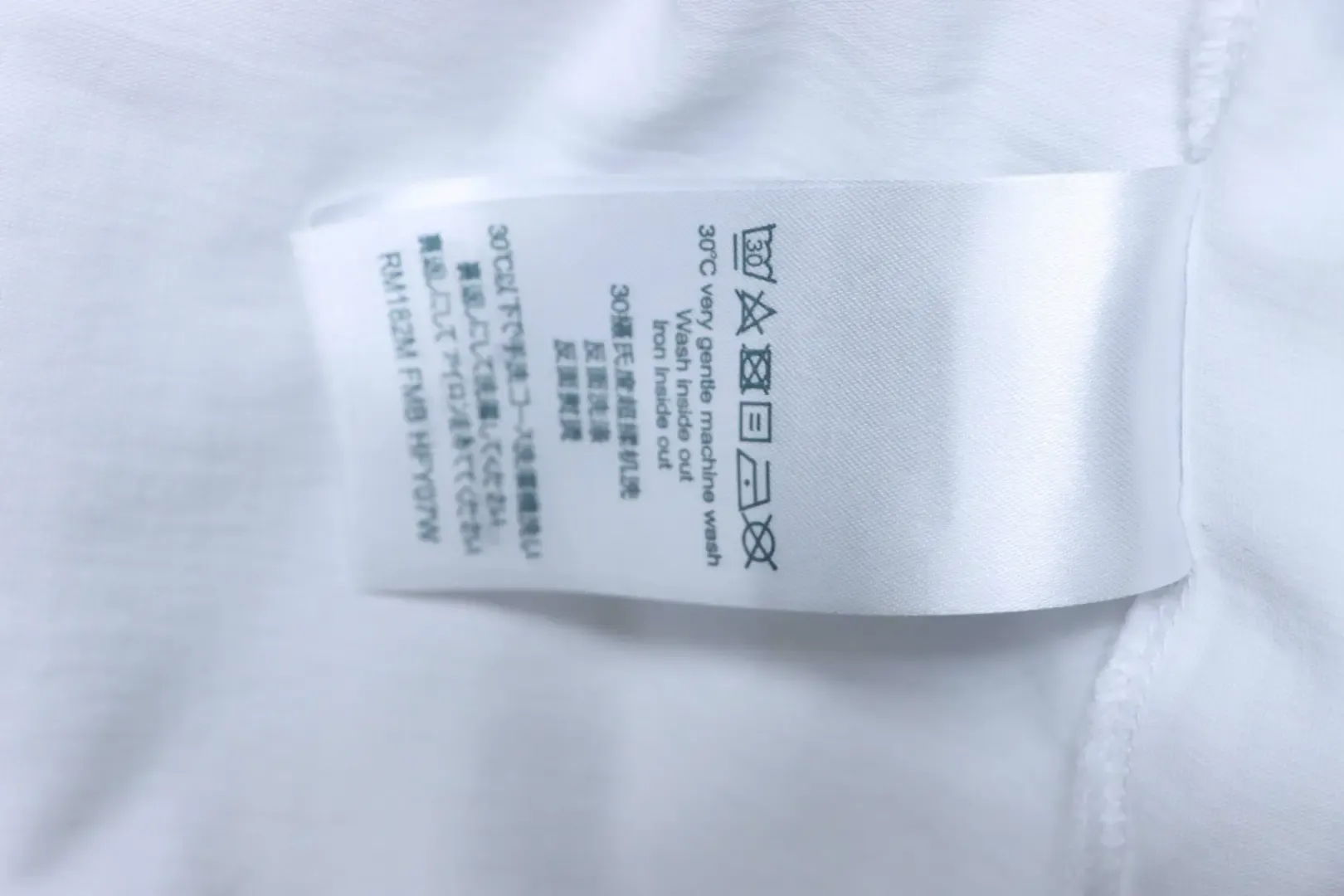 New For 2026 – Unisex T-Shirt With Embroidered Logo On The Front And Back - etkick reps