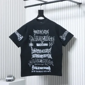 Balenciaga short-sleeved T-shirt with all-over graffiti letter print