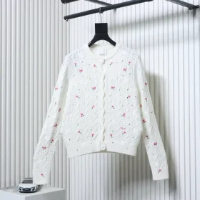 Cashmere cardigan with rose and dove embroidery