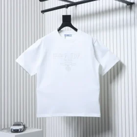 Kurzarm-T-Shirt mit dunklem Logo-Muster