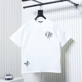 Short-sleeved T-shirt with a four-leaf clover pattern